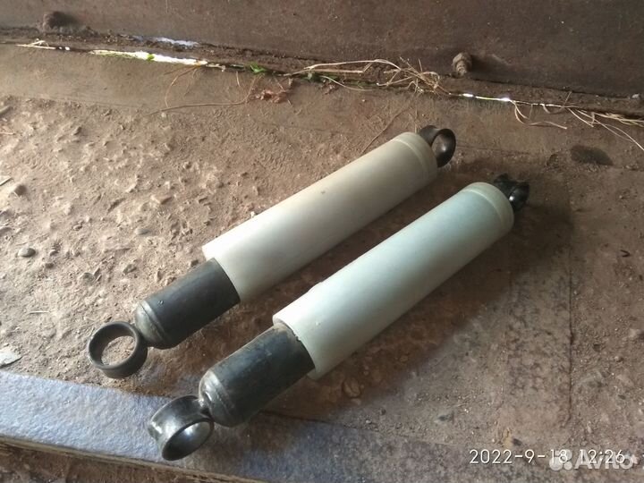 Задние амортизаторы М412