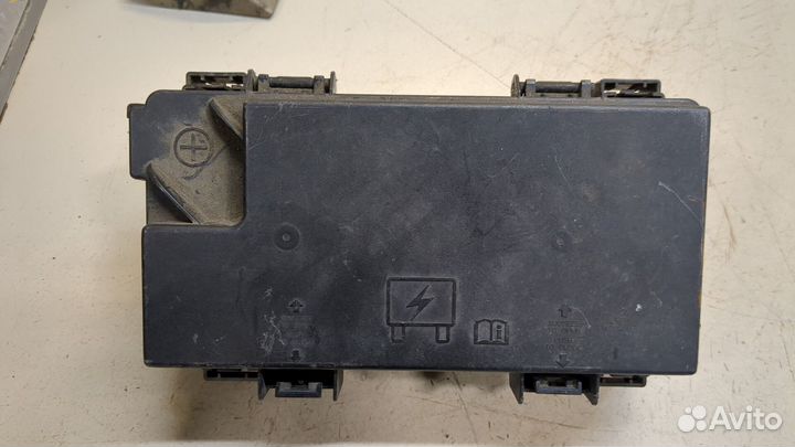 Блок предохранителей Chrysler Town-Country 2008, 2008