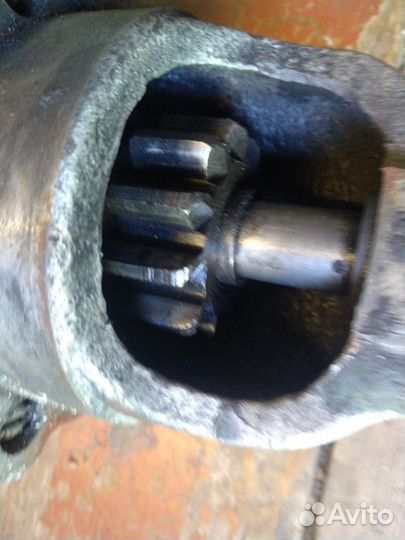 Продам запчасти на спец технику Стартёр