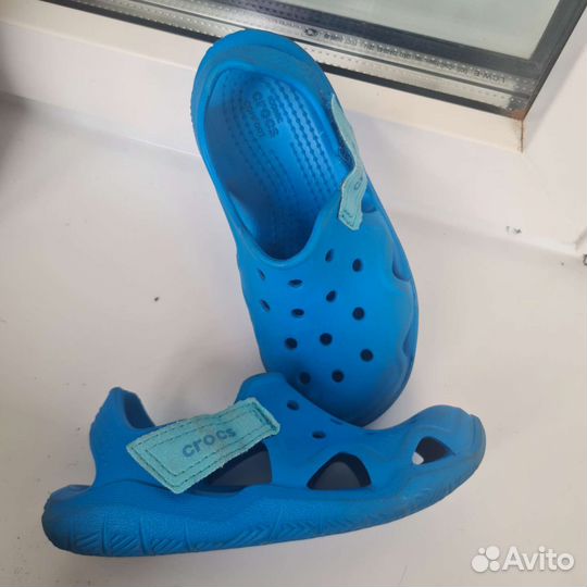 Сандалии crocs