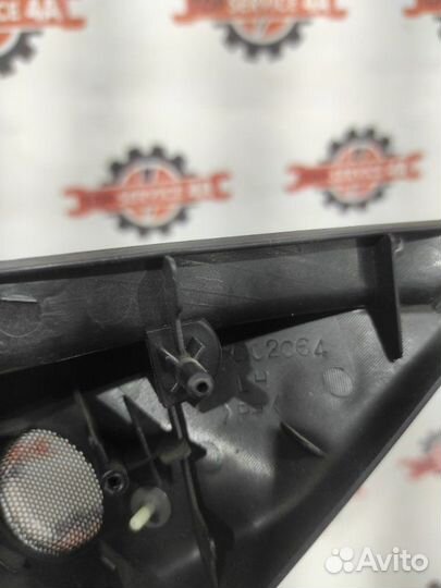 Уголок двери внутренний передний левый Mitsubishi