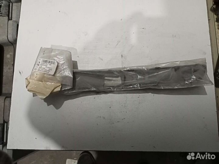 Накладка переднего бампера VW Golf 5