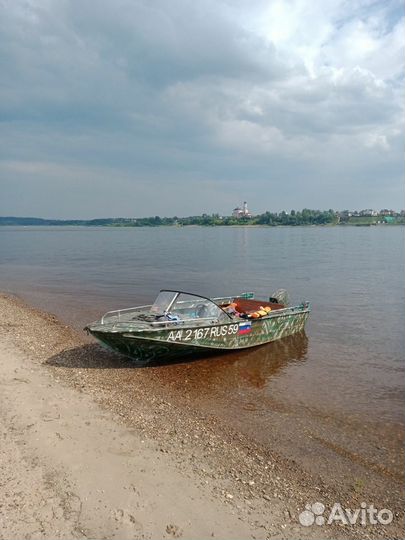 Лодка с Мотором