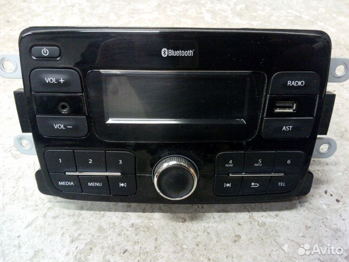 Магнитола штатная Рено Сандеро 2