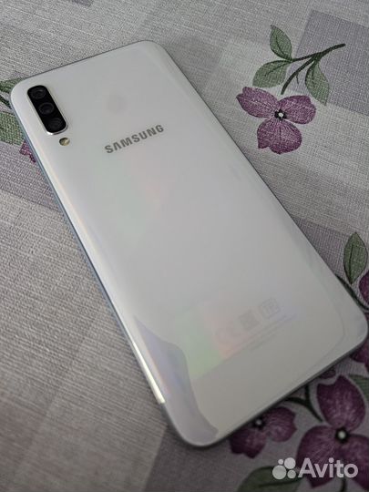 Samsung Galaxy A50, 4/64 ГБ