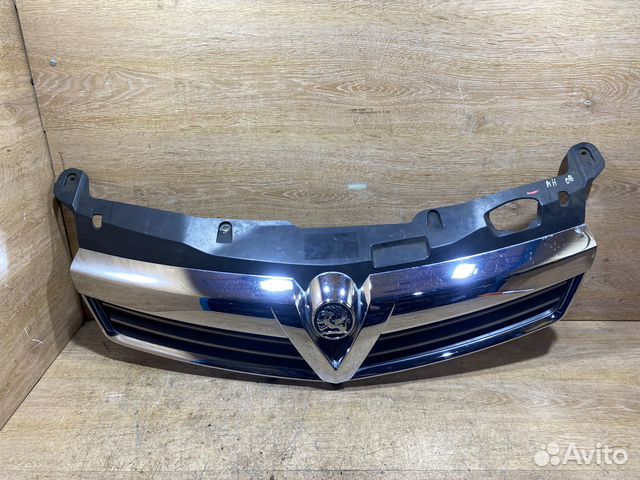 Решетка радиатора Opel Astra H рест Арт. 130328
