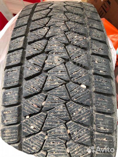 Bridgestone Blizzak DM-V2 225/65 R17