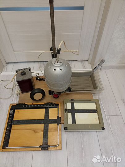 Продам фотоувеличитель Юность