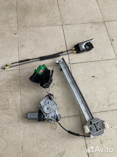 Обшивка передней правой двери Kia Rio 2014