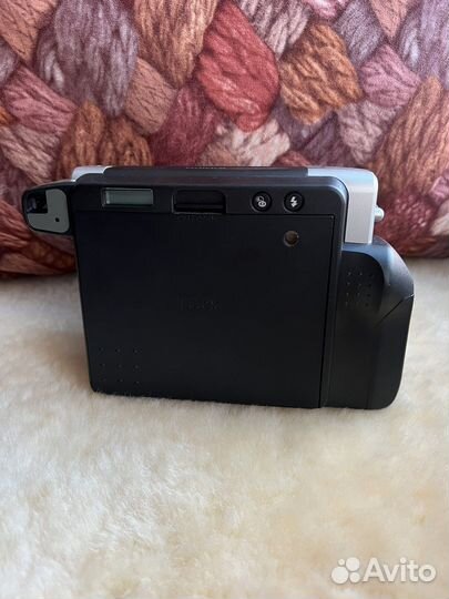Фотоаппарат моментальной печати instax wide 300
