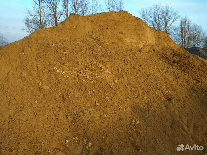 Песок на карьере