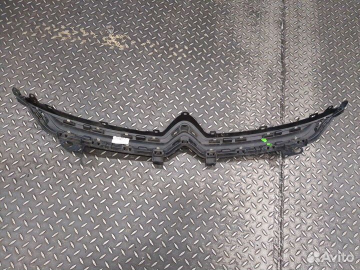 Решетка радиатора Citroen C4 Picasso, 2014