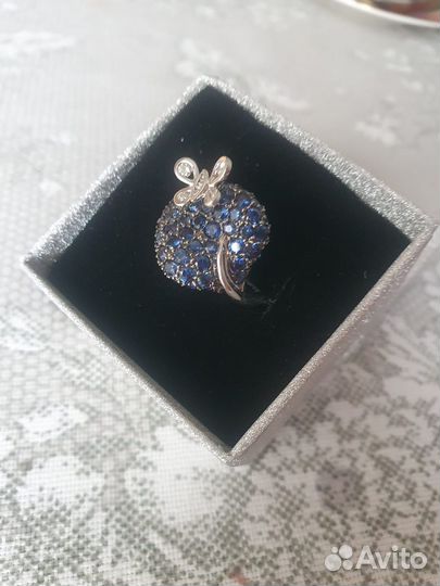 Кольцо с сапфирами