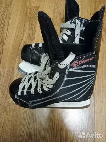 Коньки хоккейные