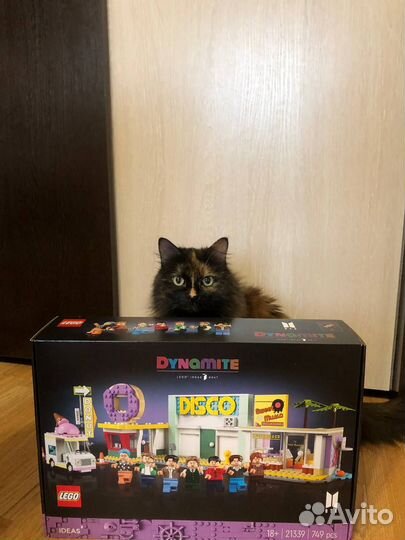 Lego Ideas BTS - Dynamite 21339 оригинал