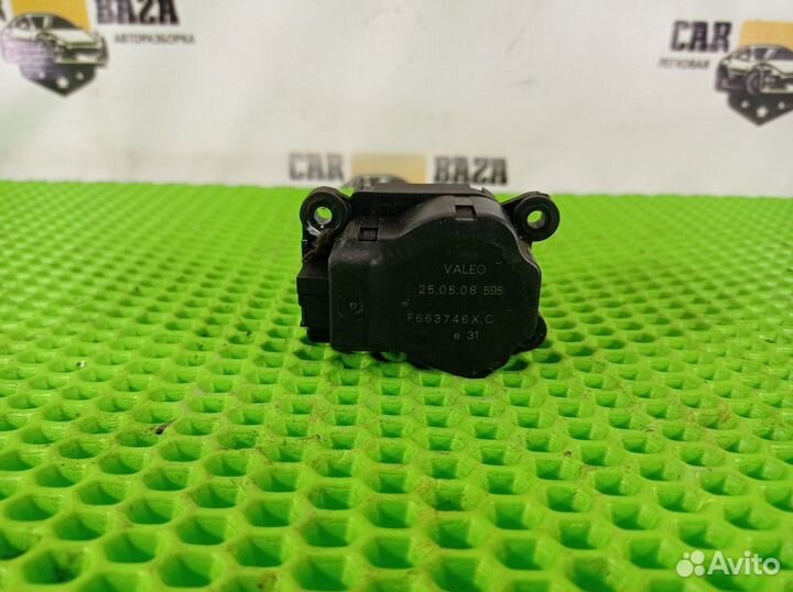 Моторчик привода заслонок отопителя