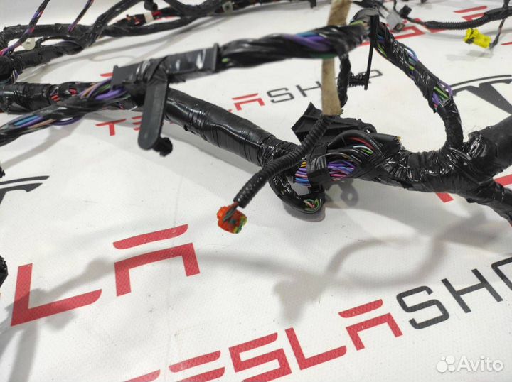 Электропроводка салона Tesla Model S 2015