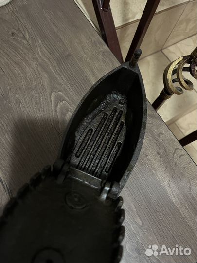 Утюг чугунный старинный