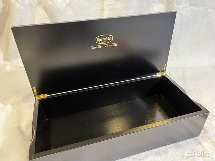 Деревянная шкатулка