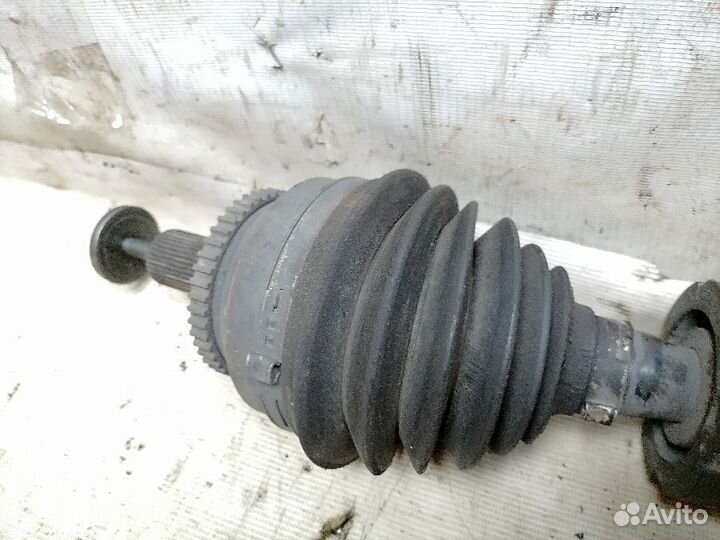 Привод передний левый Volvo V70 SW 25л turbo