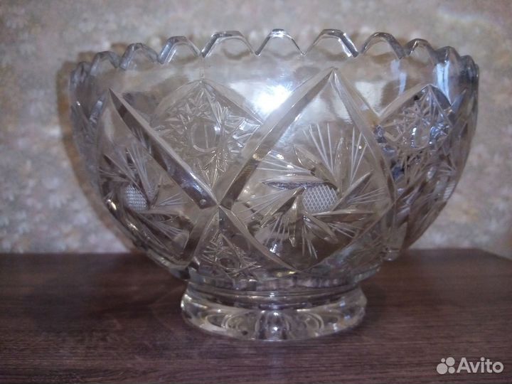 Хрустальные салатники и розетка