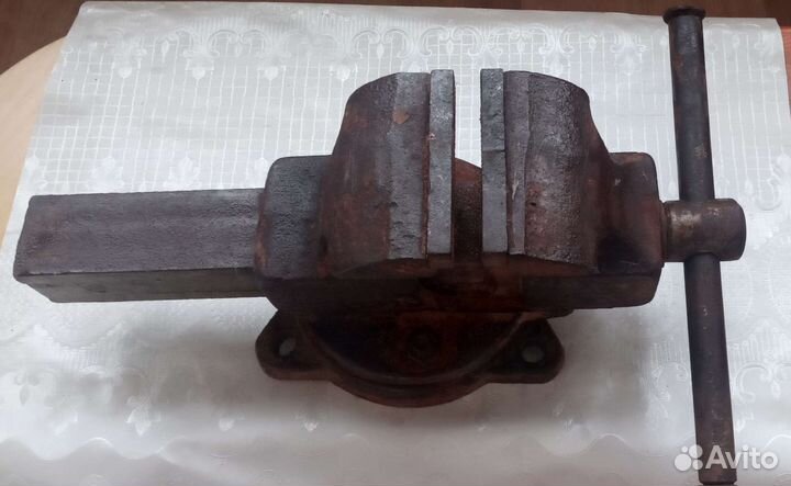 Тиски слесарные СССР