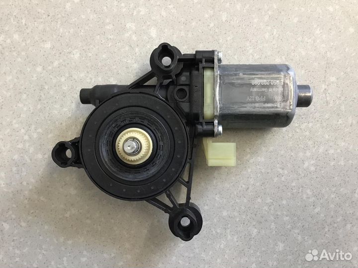 Моторчик стеклоподъемника Skoda Kodiaq 2017