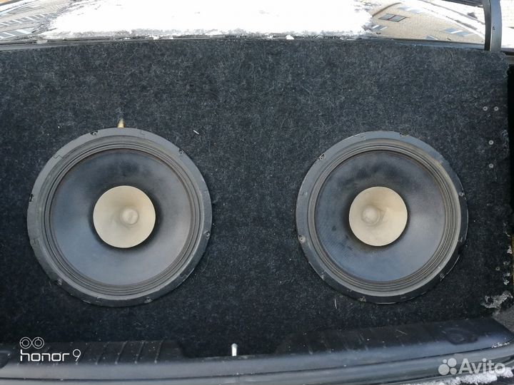 Полка с колонками