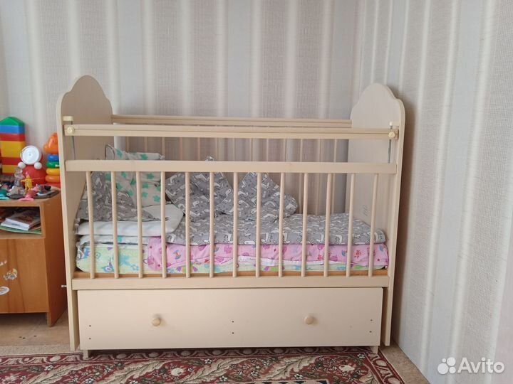 Детская кроватка
