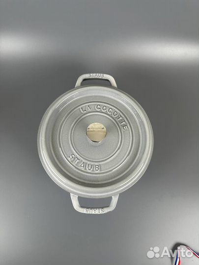 Кастрюля чугунная staub
