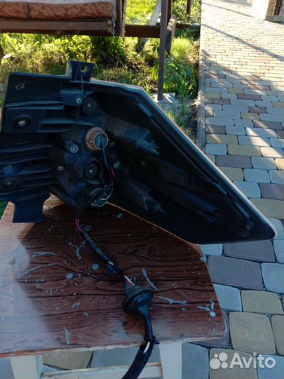 Левый задний(внешний) фонарь на nissan x-trail т32