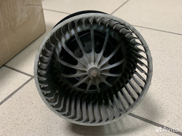 Моторчик печки Land-Rover Range Rover Evoque