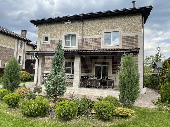 Коттедж 450 м² на участке 13 сот.