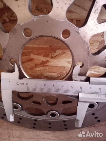 Тормозной диск передний