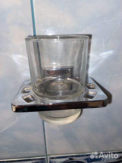 Подстаканник для зубных щеток