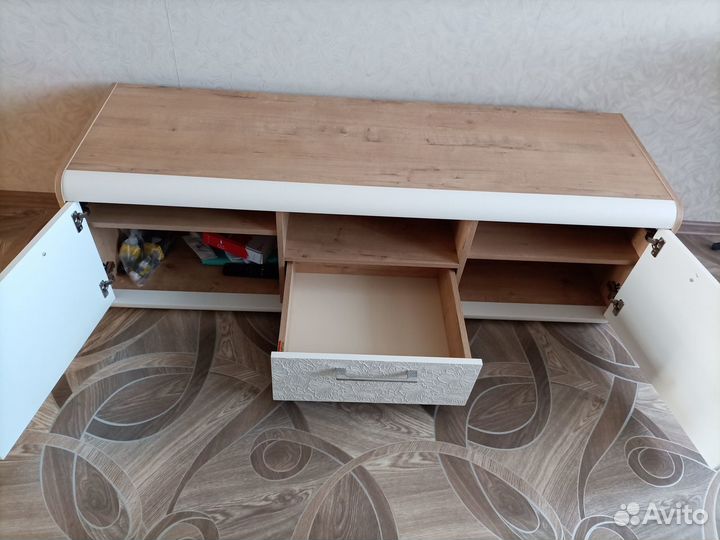 Тумба под телевизор новая