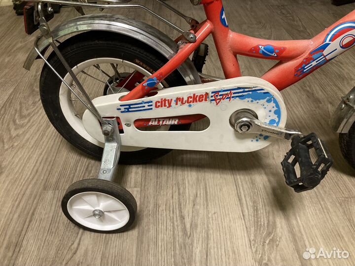 Детский велосипед четырехколесный