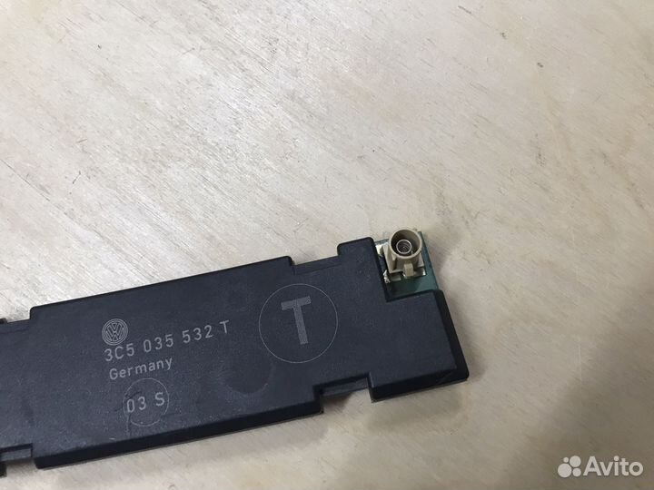 Антенна на заднее стекло Passat B7