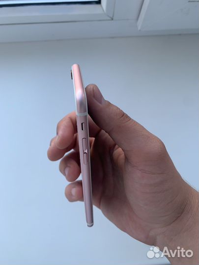 Телефон iPhone 6s