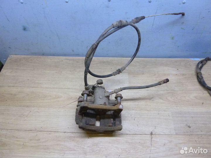 Суппорт задний левый,правый Transporter T5