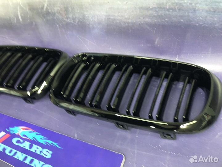 Решетка радиатора BMW X6 F16 M стиль черный глянец