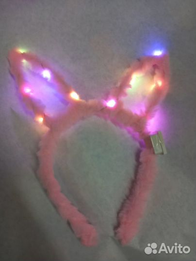Ободок с ушками светится