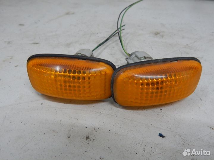 Повторитель поворота в крыло Nissan Maxima A32