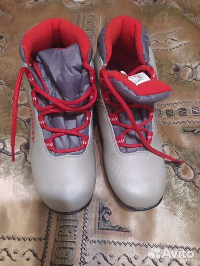 Лыжные ботинки детские 35 размер