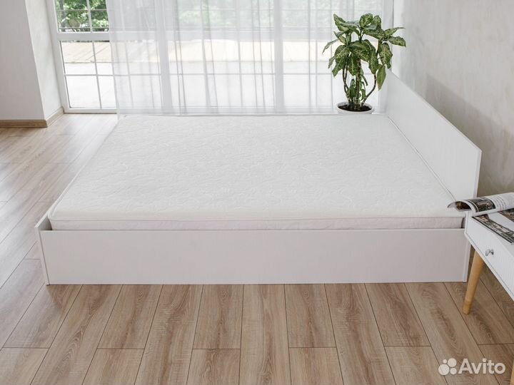 Кровать с матрасом 160 на 200