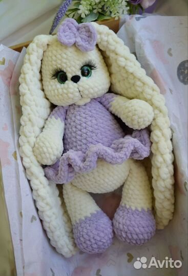 Вязаные игрушки ручной работы зайчик с метрикой