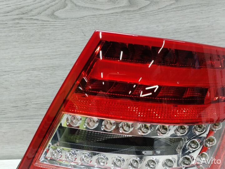 Фонарь диодный задний правый Mercedes C-Class w204