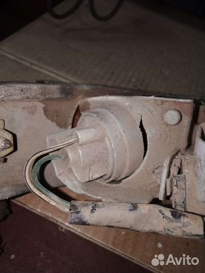 Поворотник в бампер передний правый Toyota Carina