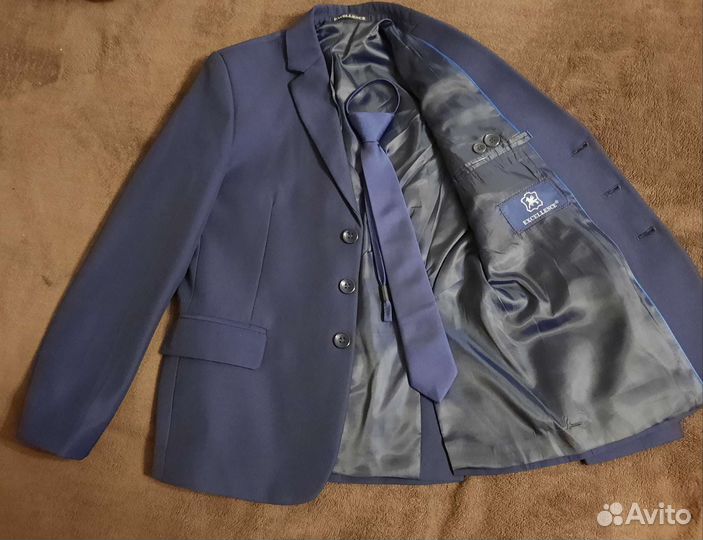 Школьный костюм