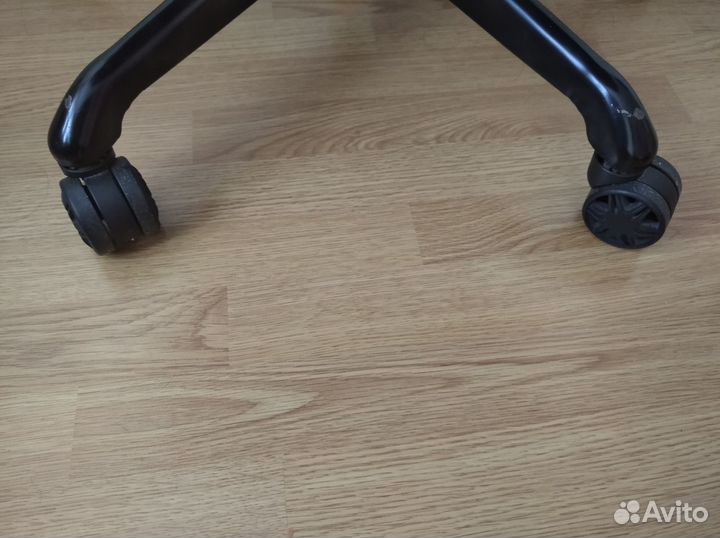 Игровой компьютерный стул Бюрократ